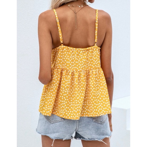 ✨NWOT✨ Floral Ruffle Tank - Picture 2 of 7